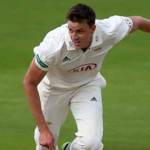 Morkel takes six to enhance status