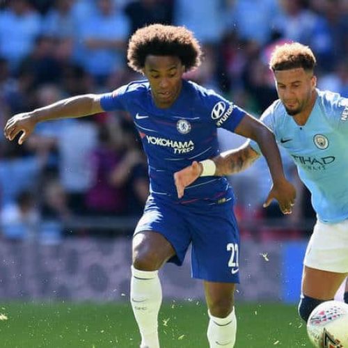 Willian set for Chelsea stay after Sarri talks
