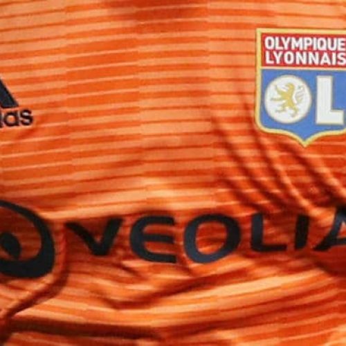 Lyon to ban fan for life for Nazi salute