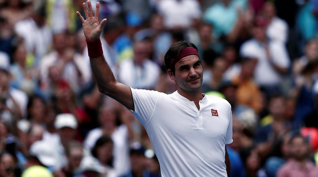 You are currently viewing Federer, Djokovic ease into next round