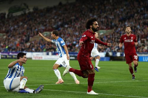 You are currently viewing Salah guides Liverpool past Huddersfield