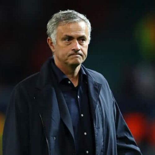 Mourinho shrugs off Scholes criticism