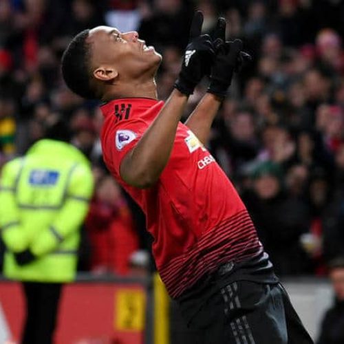 Martial stars as Man United edge Everton