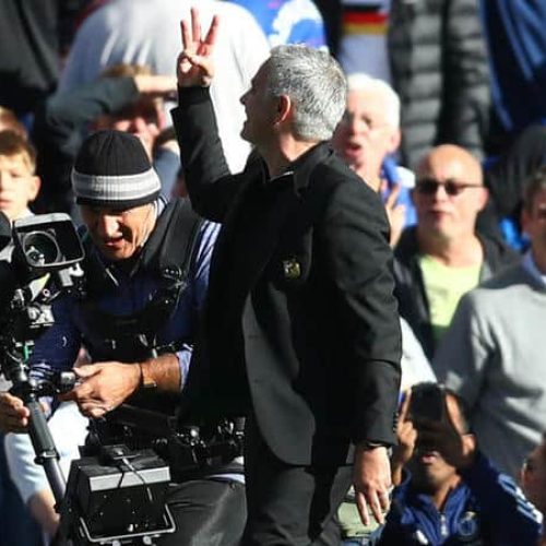 Sarri: Chelsea fans must respect Mourinho