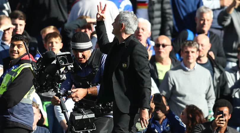You are currently viewing Sarri: Chelsea fans must respect Mourinho