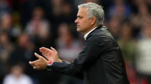 Read more about the article Lampard backs under-fire Mourinho