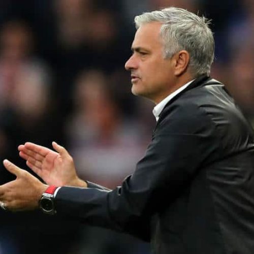 Lampard backs under-fire Mourinho