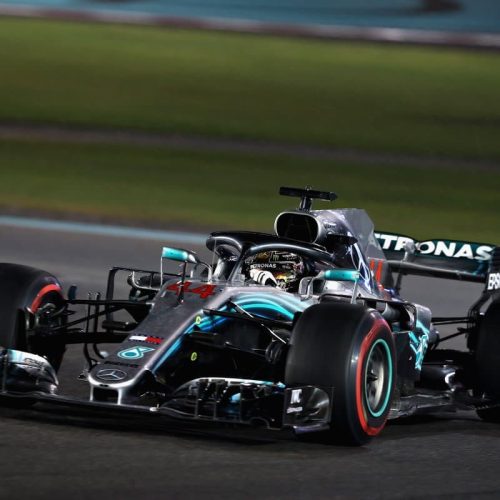 Hamilton finishes season with dominant victory
