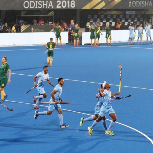 India crush SA in World Cup opener