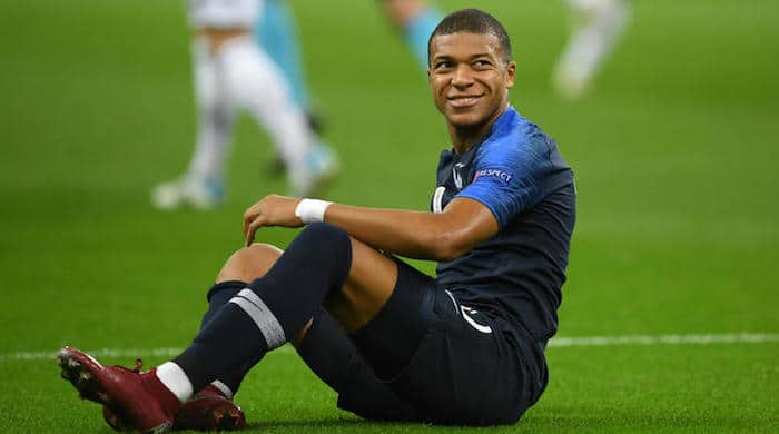 You are currently viewing Mbappe wins inaugural Kopa Trophy