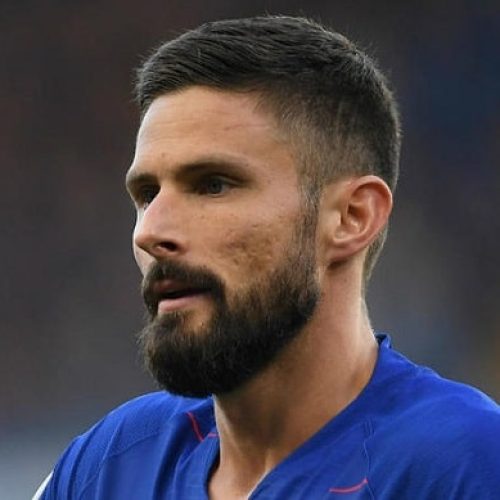 Giroud sends Chelsea into Europa League knockouts