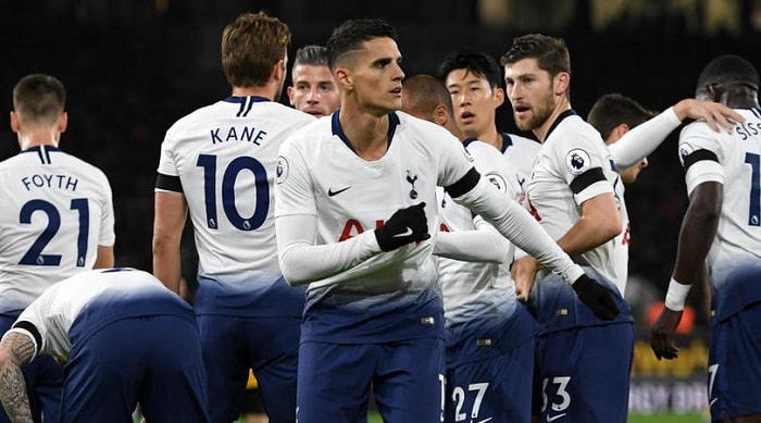 You are currently viewing Spurs edge Wolves in thrilling affair