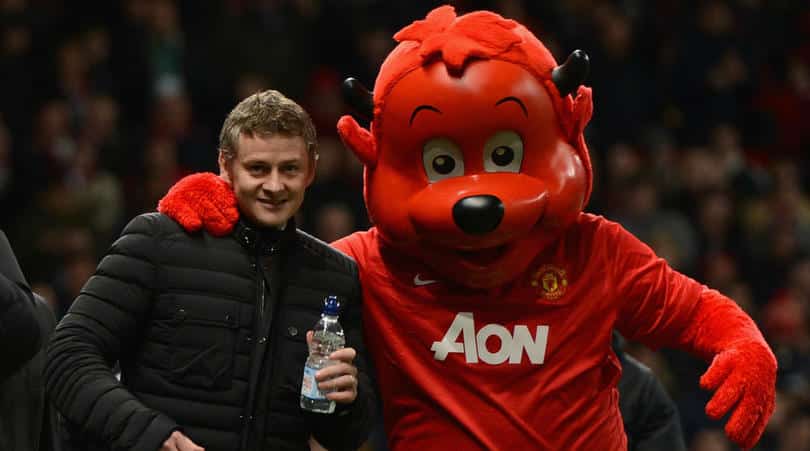 You are currently viewing Solskjaer set to replace Mourinho after United gaffe