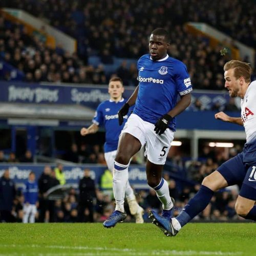 Rampant Spurs hit six past Everton