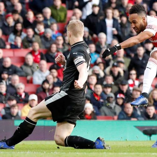 Aubameyang fires dominant Arsenal past Burnley