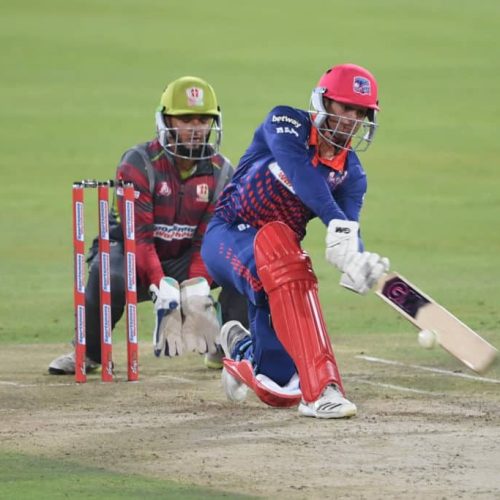 De Kock sticks it to the Spartans