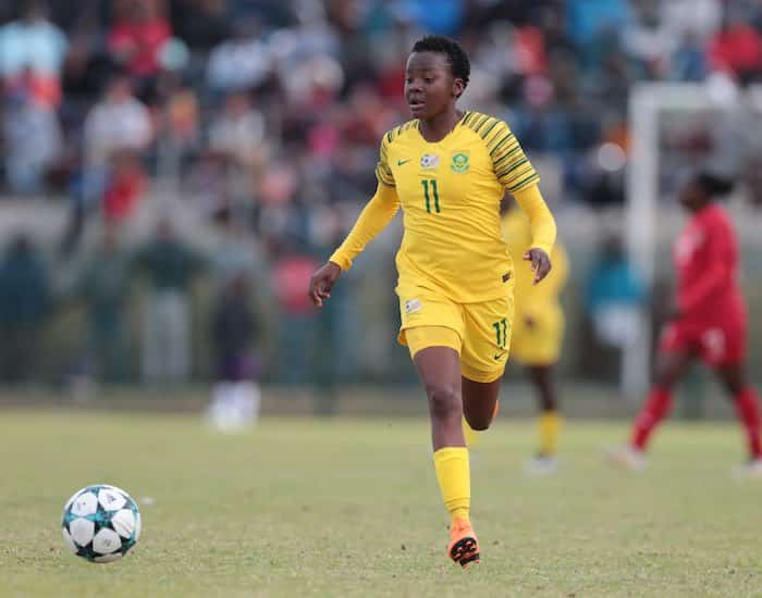 You are currently viewing Banyana star Themba Kgatlana bags top Awcon award