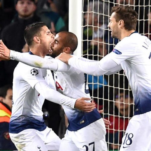 Late Moura equaliser sends Spurs through