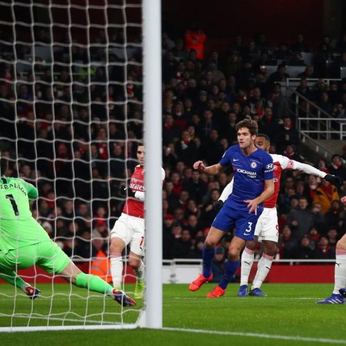 Dominant Arsenal see off lacklustre Chelsea