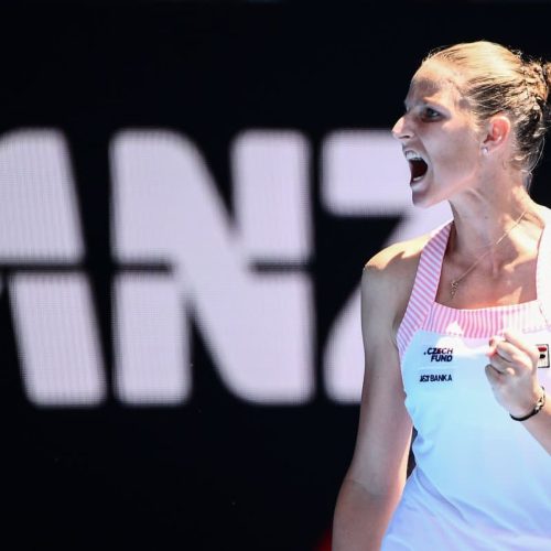 Pliskova stuns Williams to advance to semis