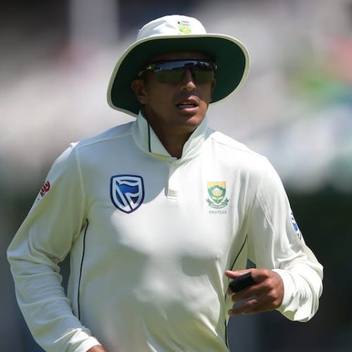 Hamza debuts, Proteas bat first