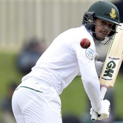 De Kock binds SA innings