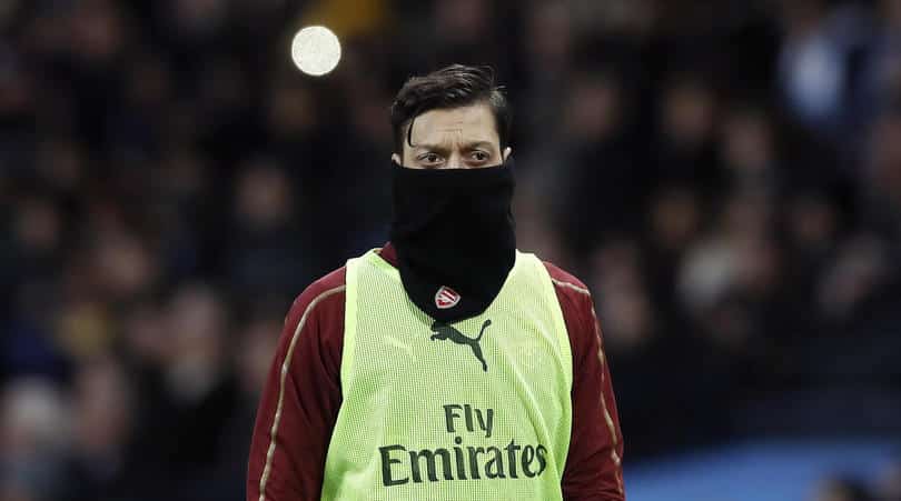 You are currently viewing Wenger raises questions over Ozil effort level