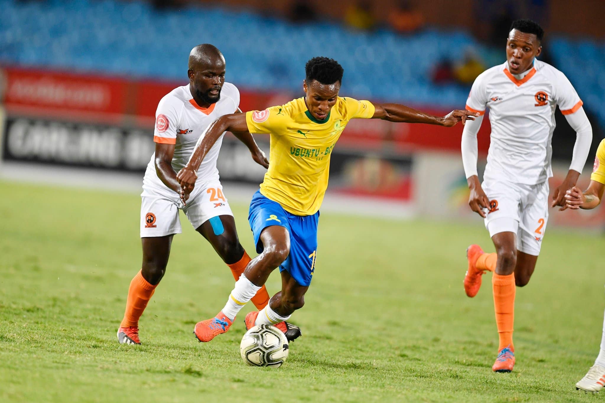 You are currently viewing Onyango howler sees Sundowns drop points