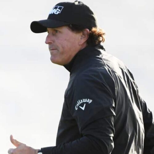 Mickelson’s victory delayed by poor weather