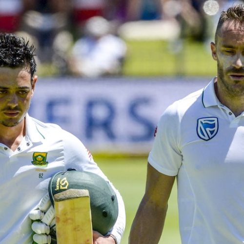 Du Plessis, De Kock left with mountain to climb