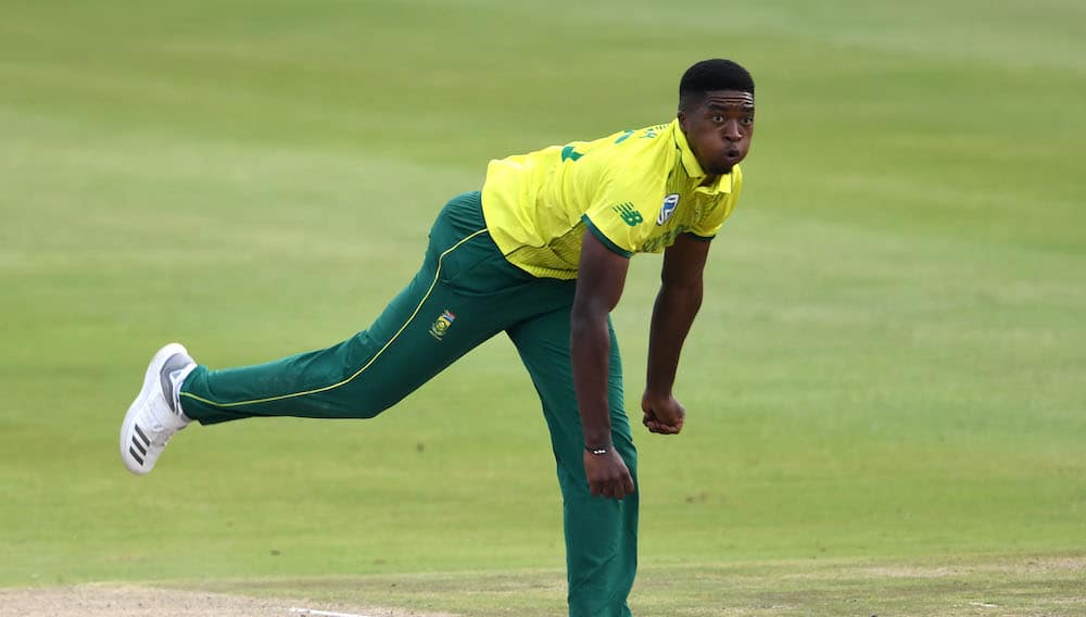 You are currently viewing Proteas unchanged, bowl first