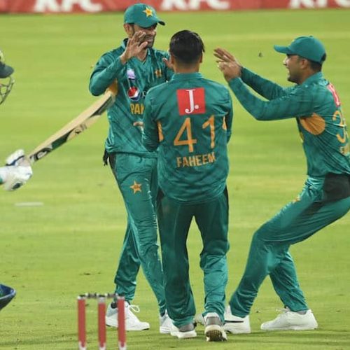 Pakistan avoid whitewash