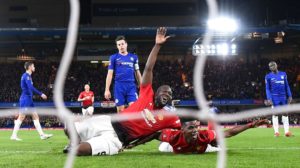 Read more about the article Herrera, Pogba fire Man United past Chelsea