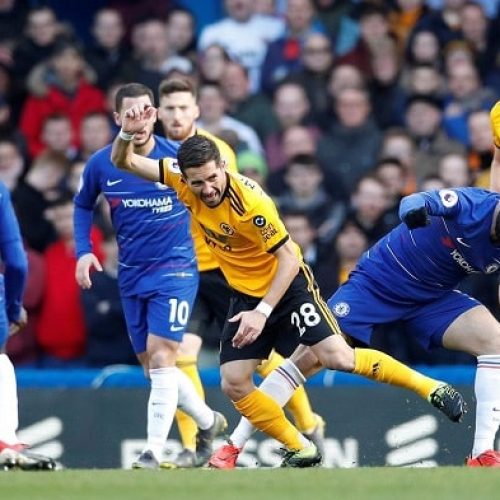 Late Hazard strike earns Chelsea point