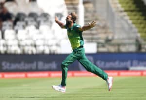 Read more about the article Sri Lanka battle against unplayable Tahir