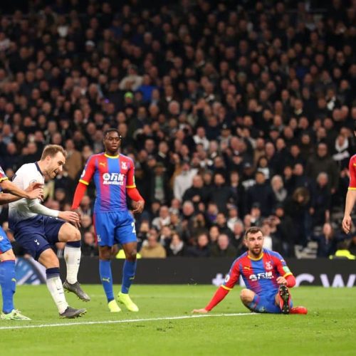 Spurs open new stadium with routine win