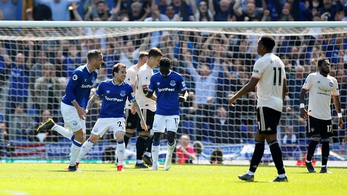 You are currently viewing Woeful Man United thrashed by Everton