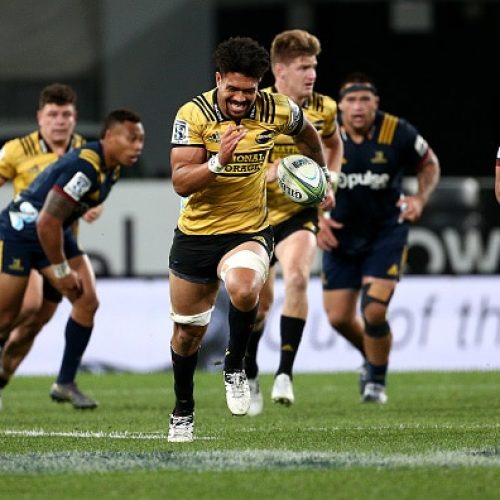 Hurricanes hold on for crucial win