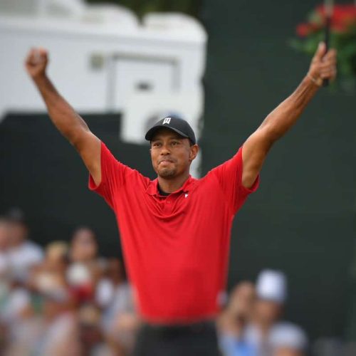 Woods makes history with No 15