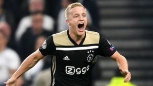 Read more about the article Man United agree £40m fee to sign Van de Beek from Ajax