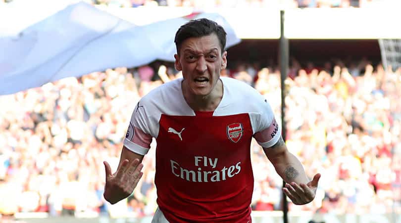 You are currently viewing Ozil expects to remain with Arsenal next season
