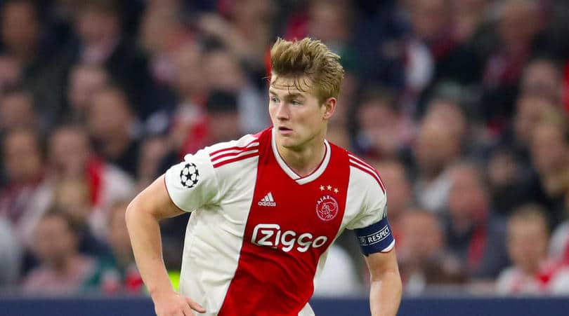 You are currently viewing Stam feels United would be good fit for De Ligt
