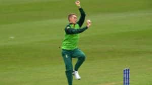 Read more about the article Proteas bowl first in World Cup opener