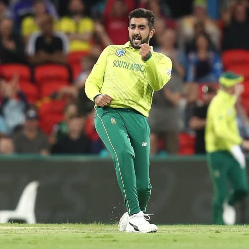 Shamsi in as Proteas bat first