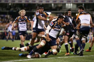 Read more about the article Brumbies smash Sharks to book semi spot