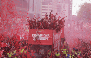 Read more about the article Watch: Liverpool enjoy heroic UCL trophy parade