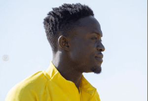 Read more about the article Chiefs confirm signing of Ghanaian midfielder