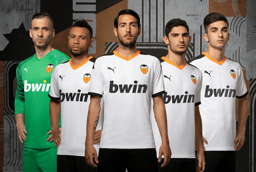 You are currently viewing Puma releases Valencia new kit
