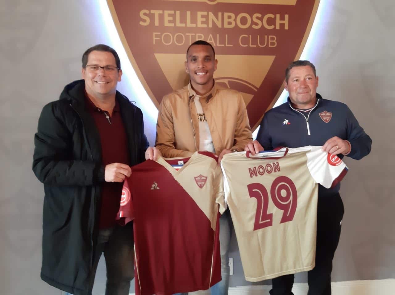 You are currently viewing Stellenbosch sign former Chiefs striker