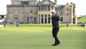 Read more about the article Emotional Walters grabs Dunhill lead